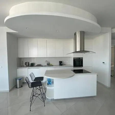 Mckenzie 2 Bedrooms Seaview * Larnaca