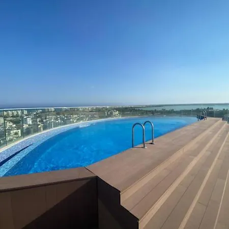 Mckenzie 2 Bedrooms Seaview * ラルナカ