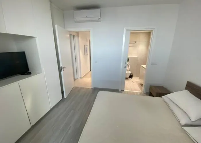 Mckenzie 2 Bedrooms Seaview Lägenhet