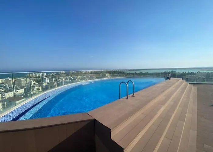 Mckenzie 2 Bedrooms Seaview * Larnaca